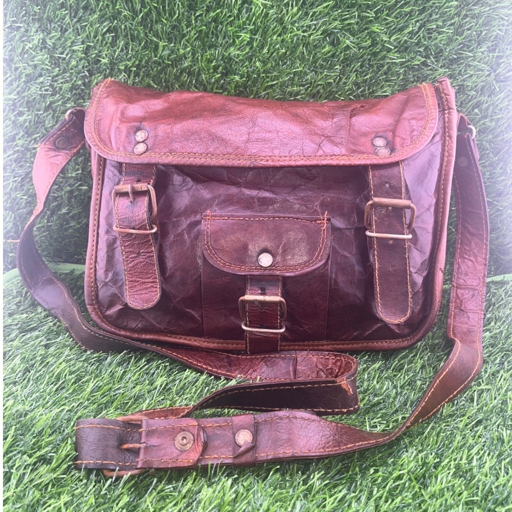 Rustic Carpe Diem Italy Heritage Leather Messenger BagDistressed BrownCrossbody